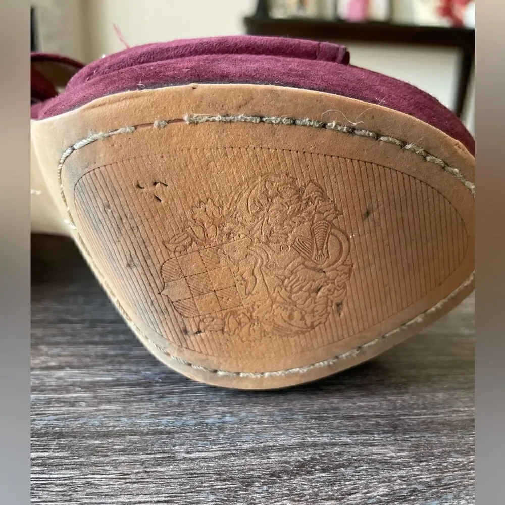 Vince Camuto Burgundy heels size 6